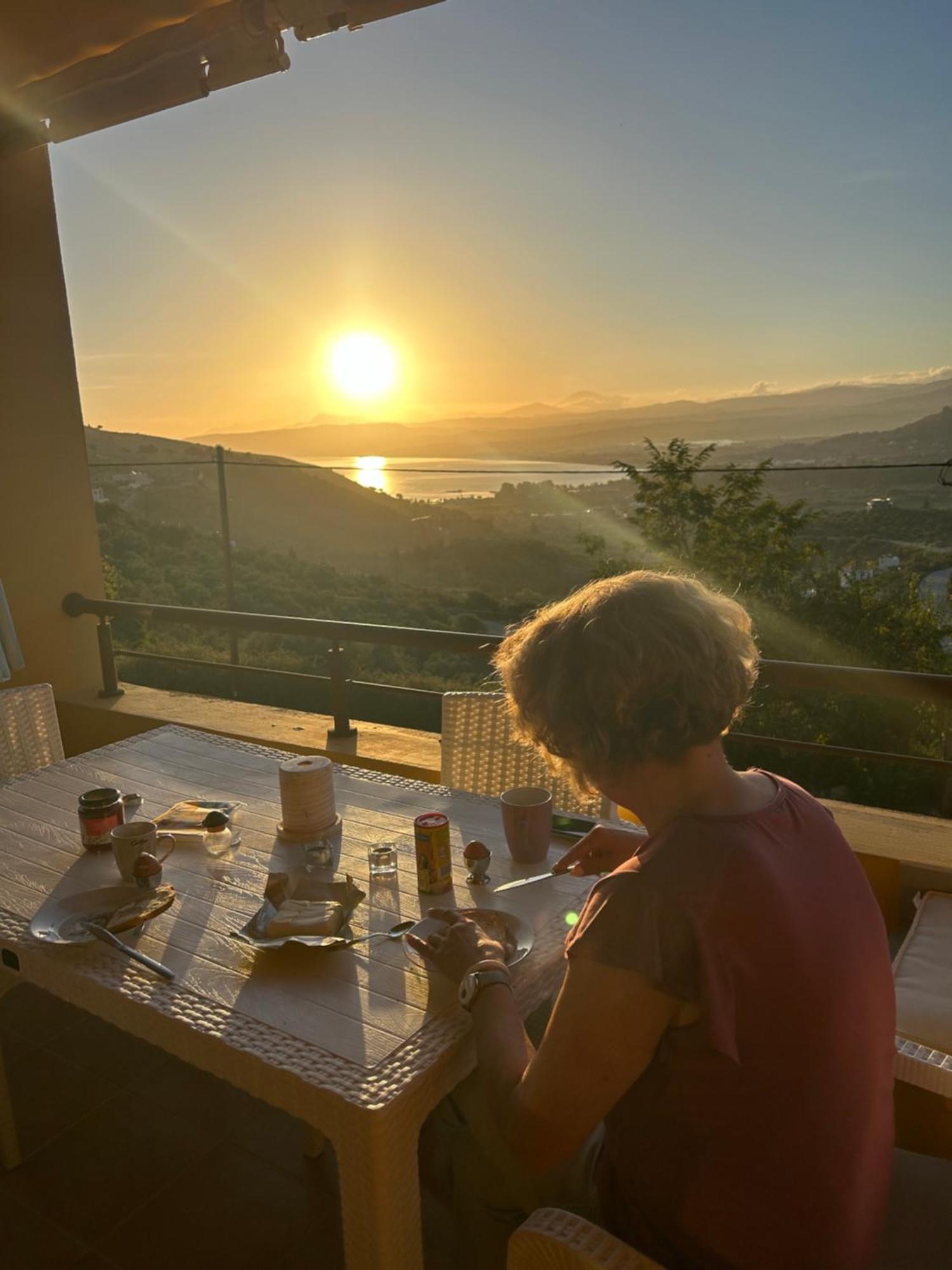 Grosses Haus Mit Traumhaftem Ausblick Apartment Georgioupoli Ngoại thất bức ảnh